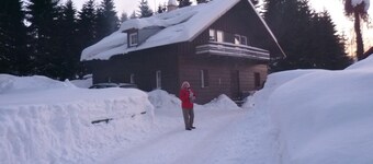 Haus Oseleck, vacation home with 4 apartments and common room with wood-burning stove
