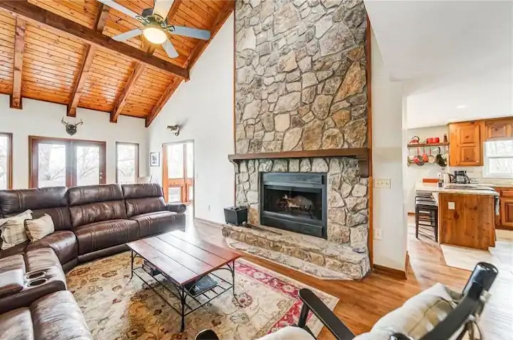 Smart TV, fireplace, DVD player, books