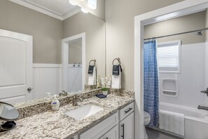 Shower, hair dryer, towels, toilet paper - NEW LISTING! Salty Beach 30A! Heated Pool! Bikes! Patios! Dining! Walk to beach! (Rosemary Beach)