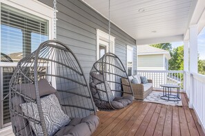 Property grounds - NEW LISTING! Salty Beach 30A! Heated Pool! Bikes! Patios! Dining! Walk to beach! (Rosemary Beach)