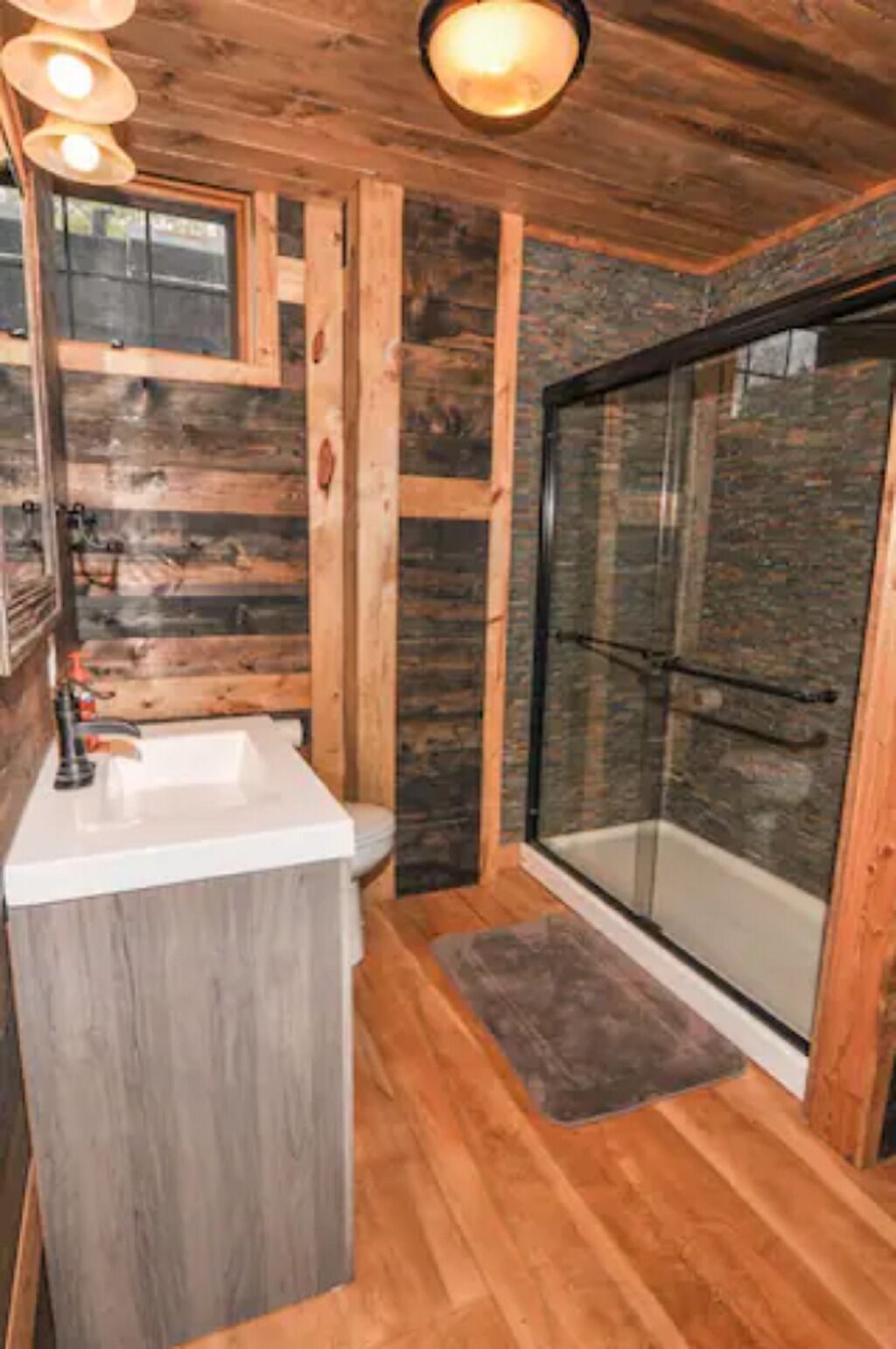 Shower, jetted bath, towels, soap