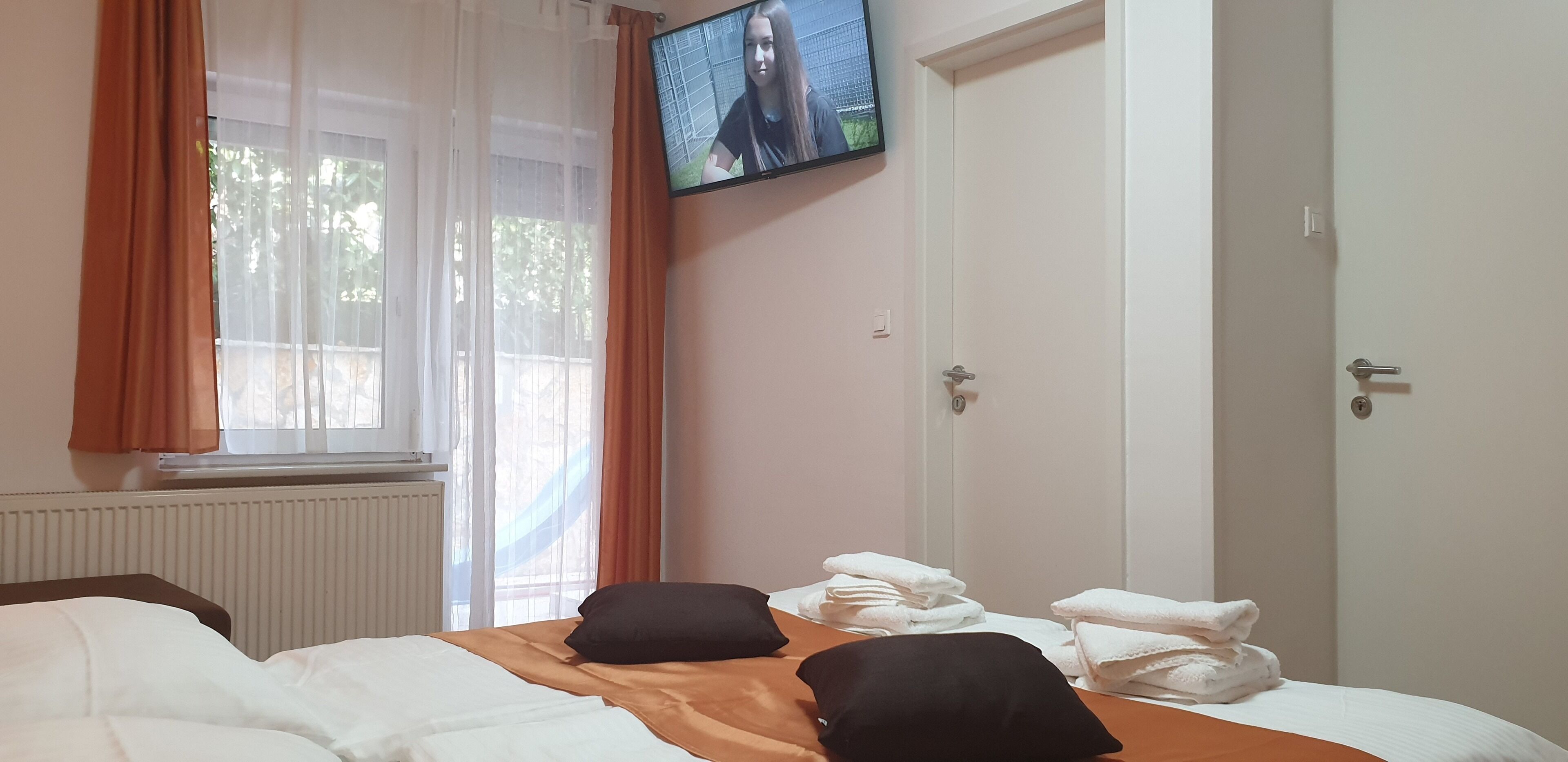 2 habitaciones y caja de seguridad en la habitación 