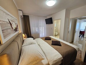 2 soverom, safe på rommet, strykejern/-brett og wi-fi (inkludert)