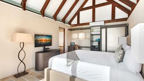 6 bedrooms, desk, iron/ironing board, travel crib - 6 BR Villa On Crocus Bay with Pool & Concierge (Crocus Bay)