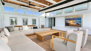 Télévision, chaîne hi-fi, espaces bureaux