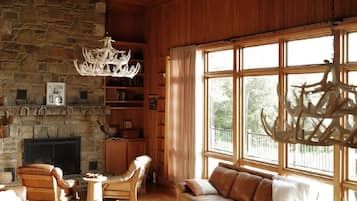 Smart TV, fireplace, table tennis, books