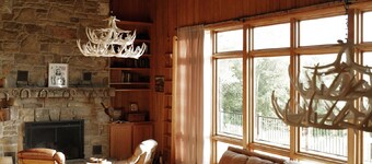 Cozy Cabin on 84 acres with creek and spring fed pond