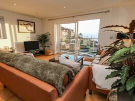 2 bedrooms, individually decorated, individually furnished, free WiFi