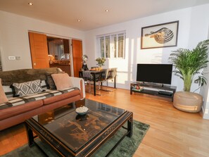 Interior - A Stone's Throw (Torpoint)