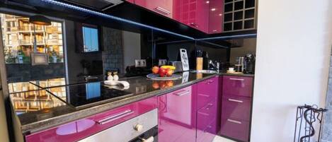 Fridge, microwave, oven, cookware/dishes/utensils