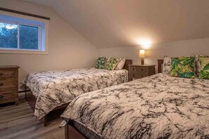 3 bedrooms, desk, iron/ironing board, free WiFi