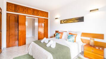 4 camere, ferro/asse da stiro, Wi-Fi gratuito, lenzuola