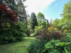 Cottage | Property grounds - Walkmill Barn (Bishops Castle)