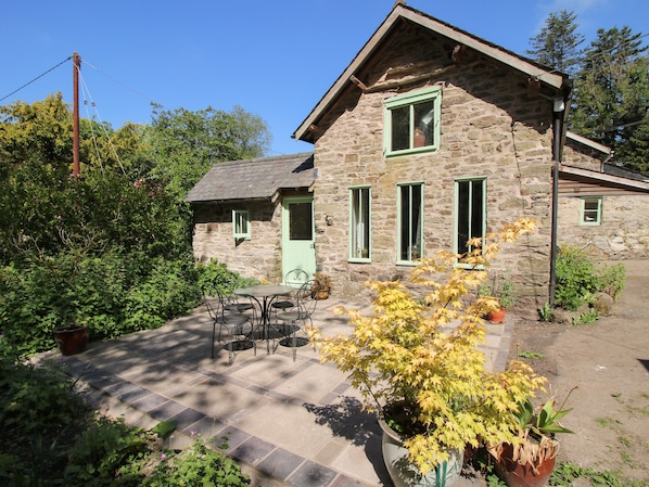 Cottage | Front of property