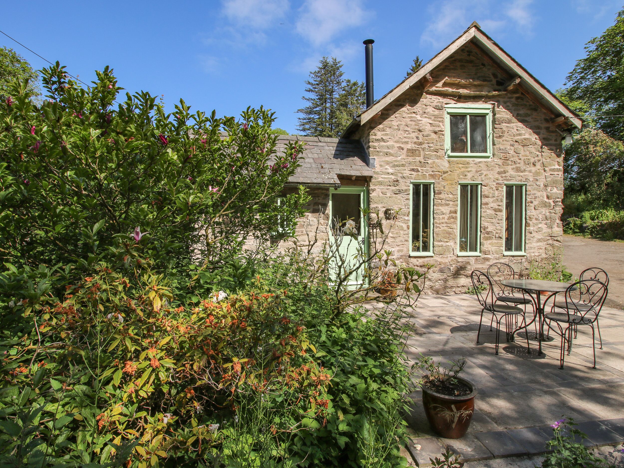 Cottage | Property grounds