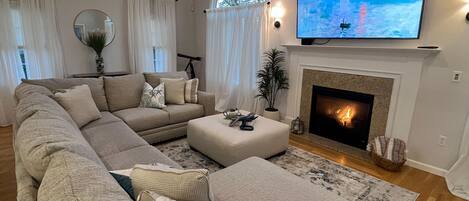 TV connectée, cheminée, jeux vidéo