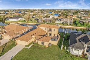 Exterior - Spacious home for large groups!  (Cape Coral)