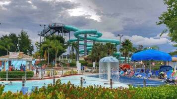 Piscine extérieure, piscine chauffée