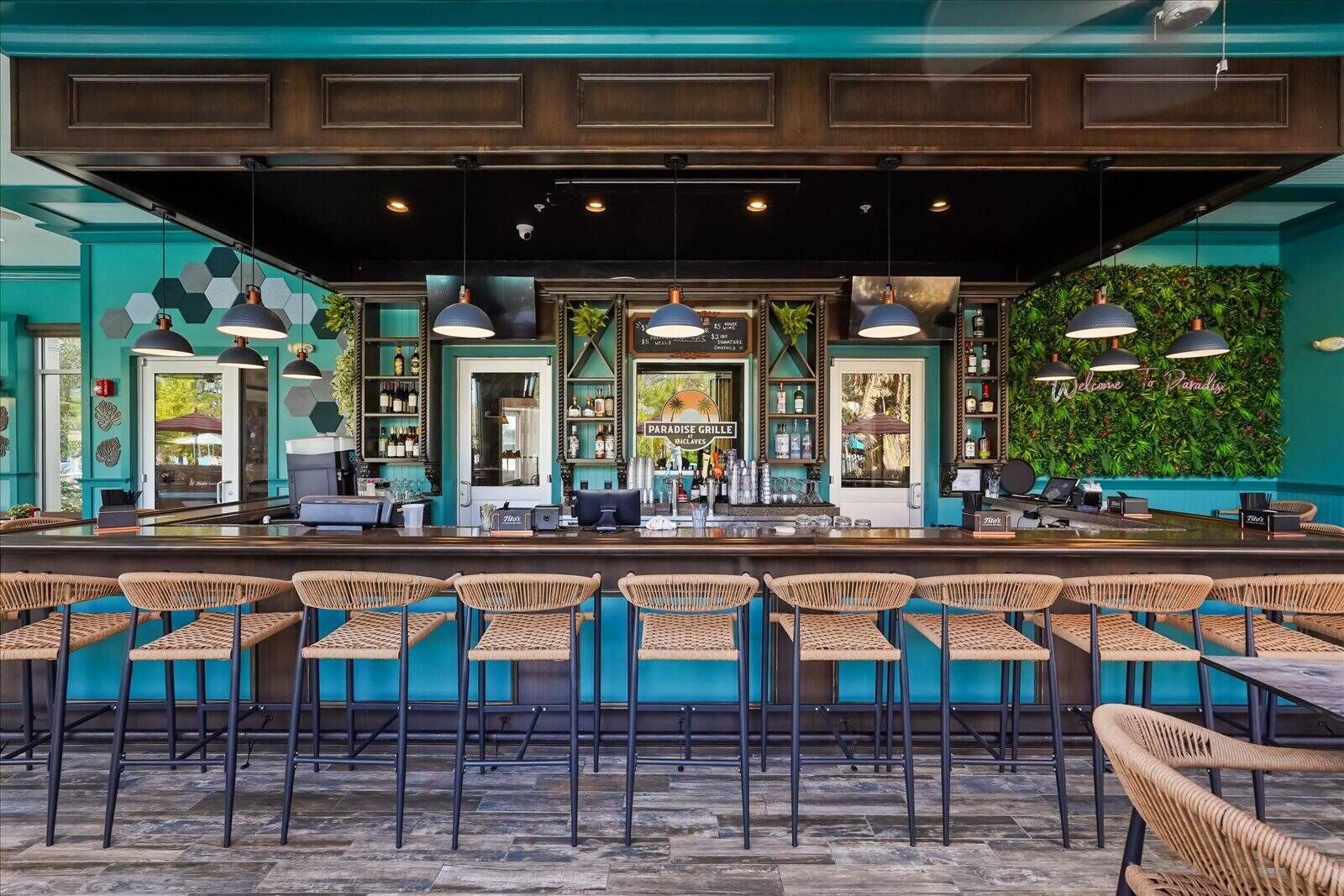 Bar (en la propiedad)
