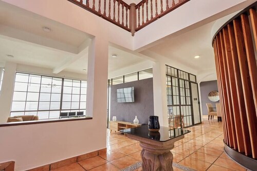 New, in the heart of the city, 5 min to US Embassy