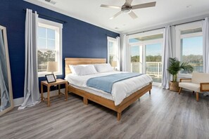 5 bedrooms, desk, iron/ironing board, WiFi