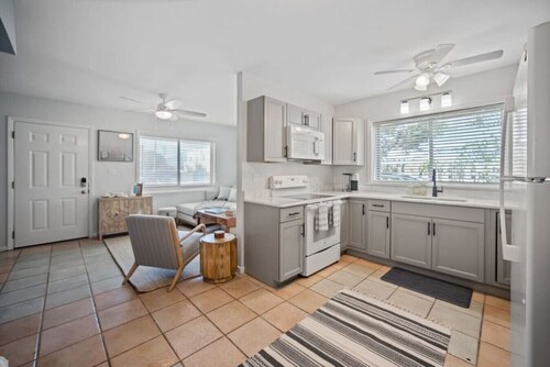 Coastal Bliss w/6 Beds Walking Distance to Beach