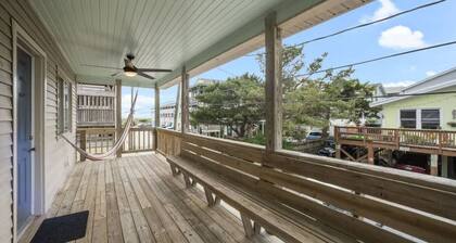 A Swell Life | Walking Distance to Ocean w/ King B