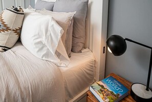 2 bedrooms, WiFi, bed sheets