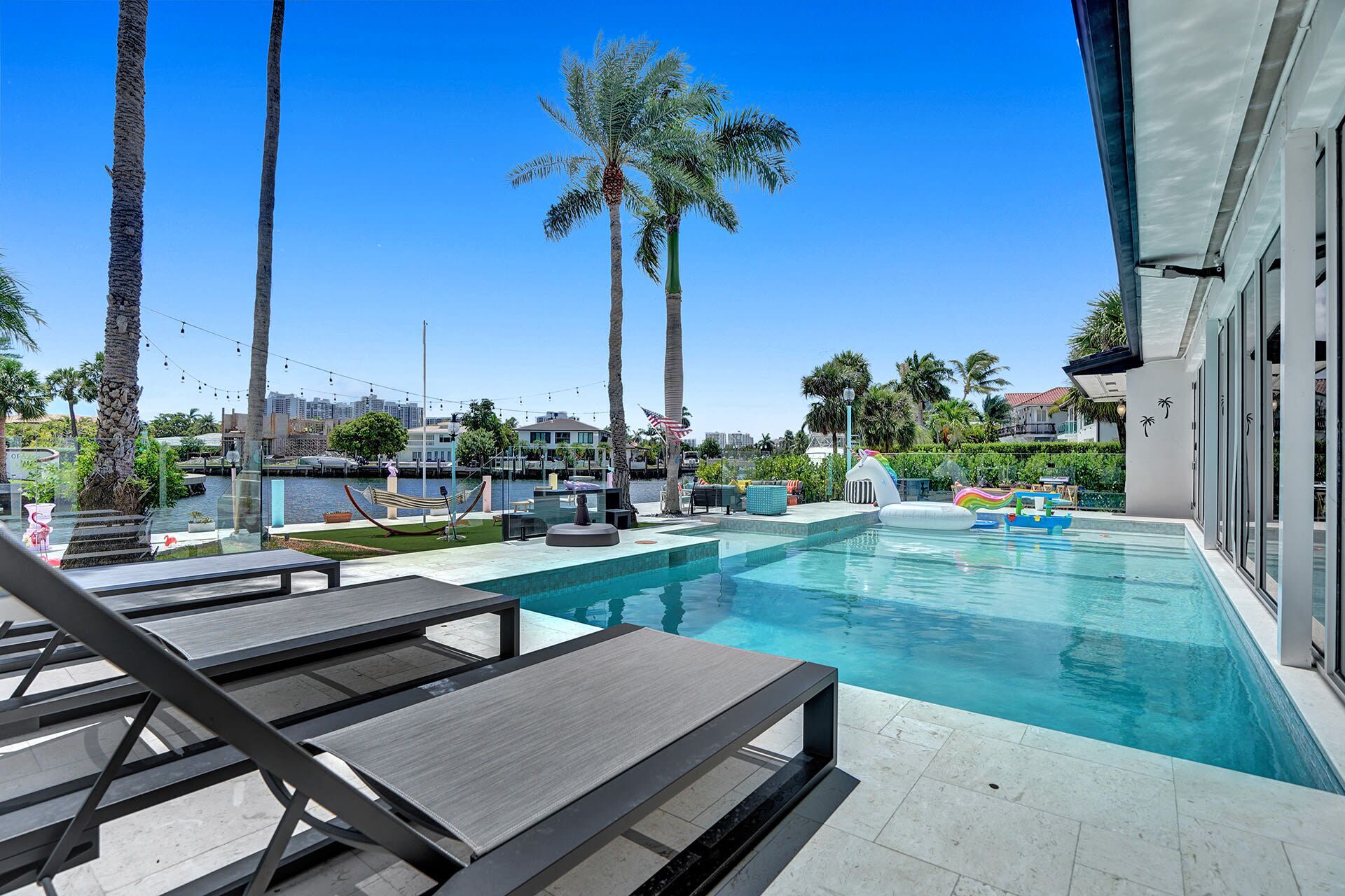 Luxury Home on The Water 5BD