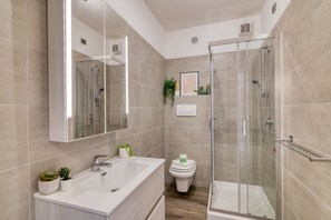 Standard Apartment, Multiple Bedrooms, Beachside (PL-Villas 3 bedroom Deluxe) | Bathroom - Villa Apartments - Porto Letizia (Porlezza)