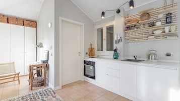 Standard Studio, Beachside (PL-Villas Studio Deluxe) | Private kitchen | Fridge, stovetop, dishwasher, coffee/tea maker