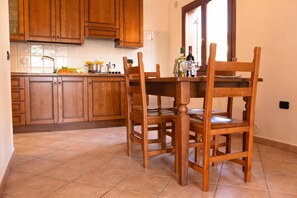 Apartamento standard, vários quartos (Cala Viola Trilo 1.5Km From The Sea) | Opções para refeição