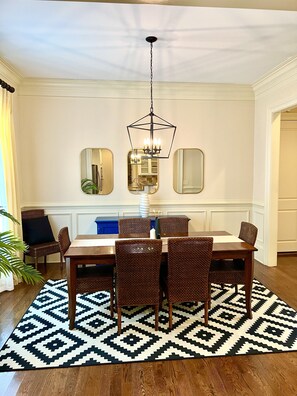 Dining - Luxury Buckhead executive Oasis for Family or work (Atlanta)