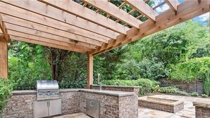 Terrace/patio - Luxury Buckhead executive Oasis for Family or work (Atlanta)