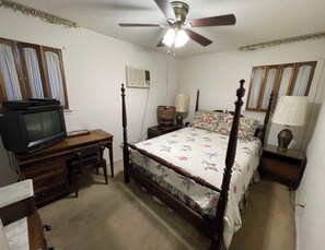 6 bedrooms, free WiFi, bed sheets