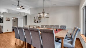 Maison (6 Bedrooms) | Salle à manger