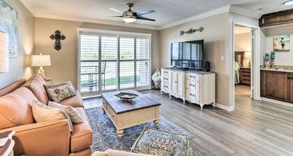 Sunlit St Petersburg Condo w/ Community Pool