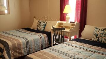 2 habitaciones, escritorio, tabla de planchar con plancha y wifi gratis