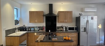 Village house, 98m2, swimming pool, air-conditioned, private parking