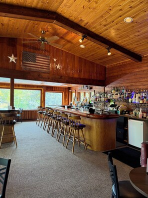 Bar (on property) - Chanticleer Inn 34 (Eagle River)