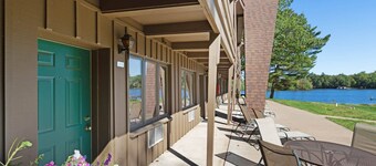 Chanticleer Inn 39