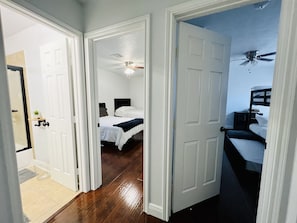 4 makuuhuonetta, silitysrauta/-lauta, vauvan matkasänky, Wi-Fi