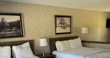 Chanticleer Inn 43