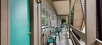 Chanticleer Inn 43