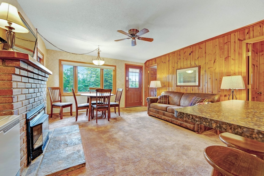 Chanticleer Inn Villa 4 - Eagle River, WI