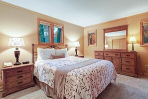 2 bedrooms, WiFi - Chanticleer Inn Villa 5 (Eagle River)