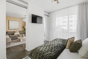 1 makuuhuone, työpöytä, silitysrauta/-lauta, Wi-Fi