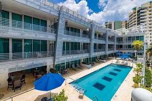 Pool - Suite on Art Deco Ocean Drive Collins Av with pool (Miami Beach)