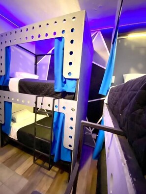 Slaapzaal, gemengde slaapzaal | Donzen dekbedden, gratis wifi, beddengoed
