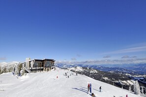 11 restaurants, lunch, dinner served; Modern European cuisine